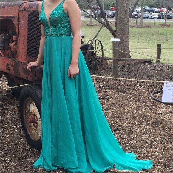 Sherri Hill prom dress - Picture 2 of 6